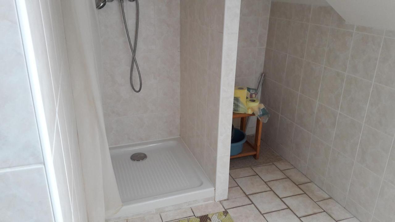 Ubytovaci Zarizeni Ловосице Екстериор снимка